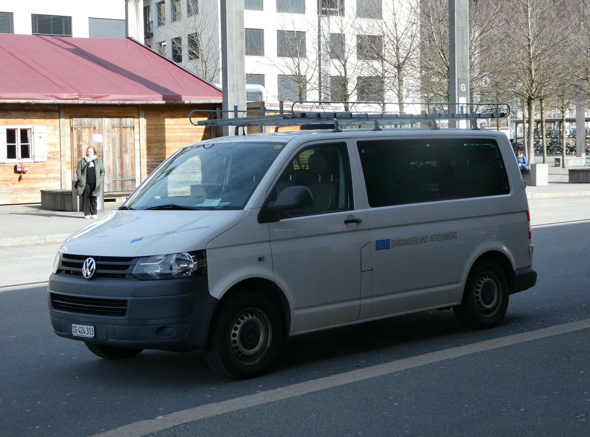 (247'294) - BSW Sargans - Nr. 144/SG 424'303 - VW am 17. Mrz 2023 beim Bahnhof Sargans