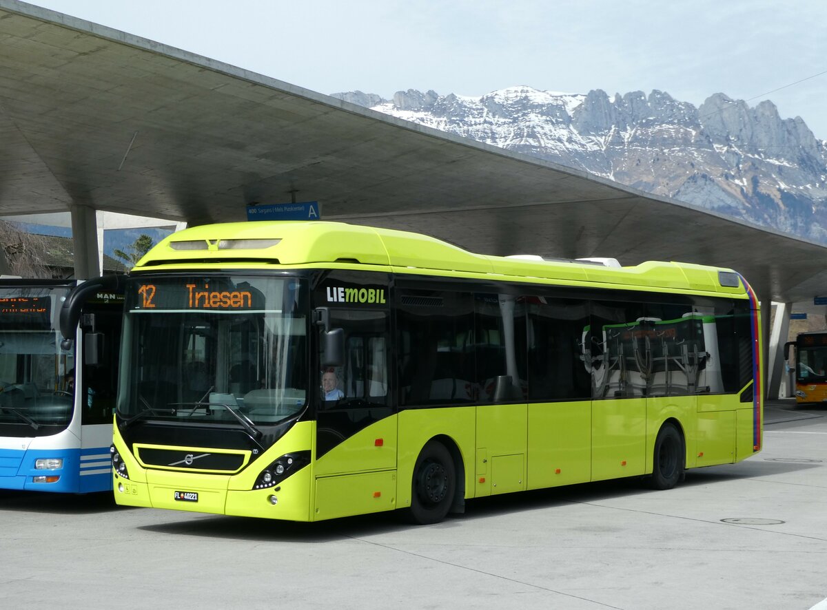 (247'499) - Aus Liechtenstein: BOS PS Anstalt, Vaduz - Nr. 554/FL 40'221 - Volvo (ex PLA Vaduz Nr. 91/PID 11'130) am 21. Mrz 2023 beim Bahnhof Buchs