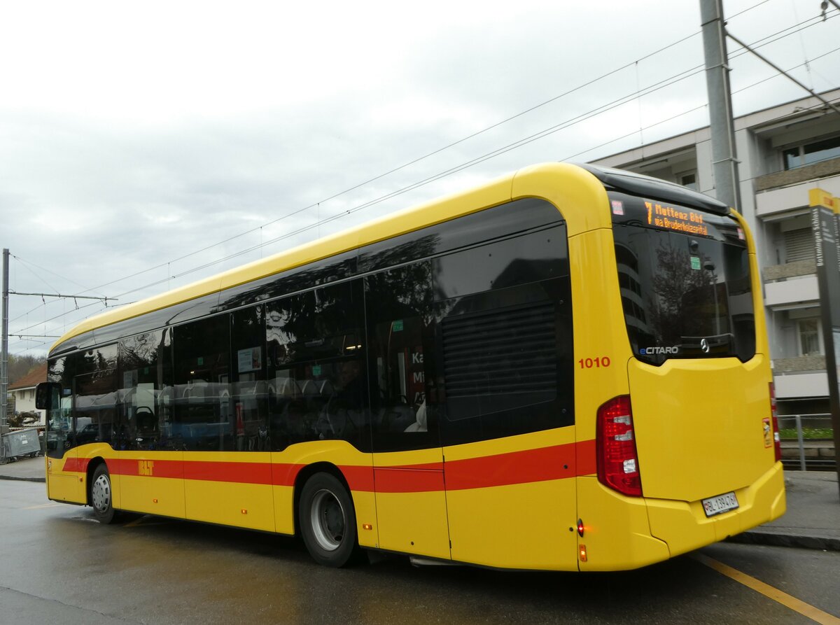 (247'890) - BLT Oberwil - Nr. 1010/BL 139'476 - Mercedes am 30. Mrz 2023 in Bottmingen, Schloss