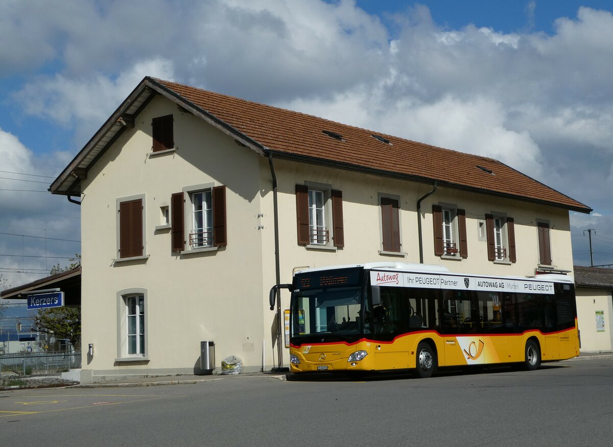 (248'166) - Wieland, Murten - Nr. 118/FR 300'595/PID 11'558 - Mercedes am 8. April 2023 beim Bahnhof Kerzers