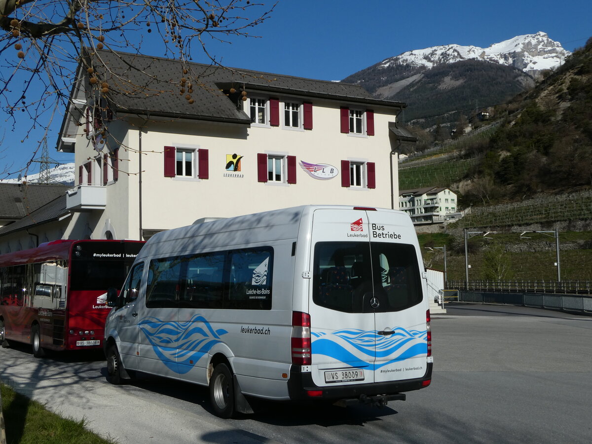 (248'271) - LBB Susten - Nr. 9/VS 38'009 - Mercedes am 9. April 2023 in Leuk, Garage