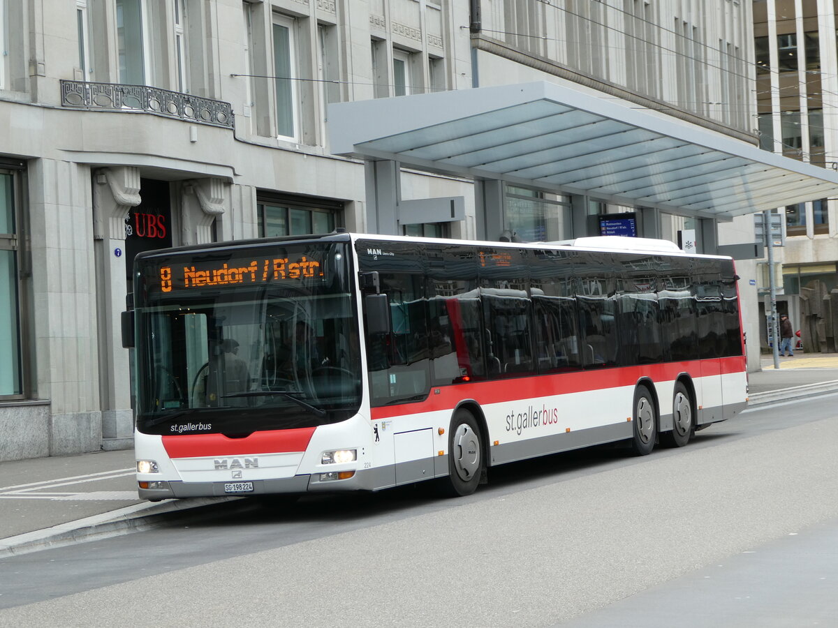 (248'408) - St. Gallerbus, St. Gallen - Nr. 224/SG 198'224 - MAN am 13. April 2023 beim Bahnhof St. Gallen