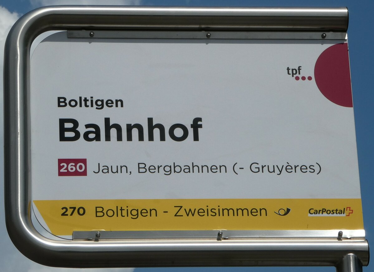 (250'662) - tpf/PostAuto-Haltestellenschild - Boltigen, Bahnhof - am 27. Mai 2023