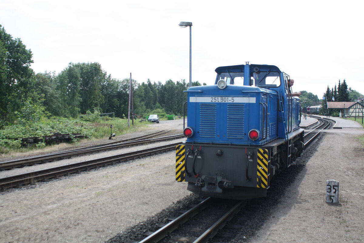 251 901 im Bahnhof Putbus am 28.7.21