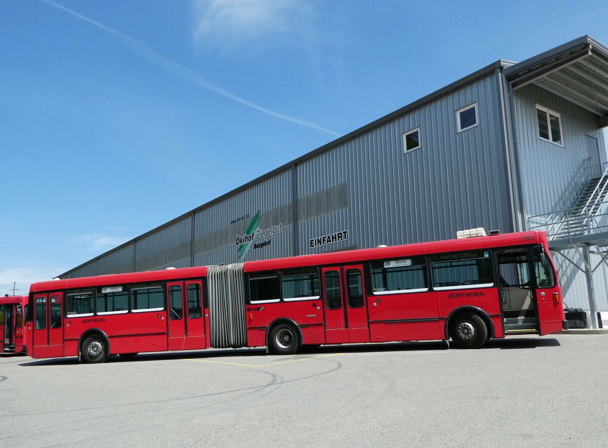 (251'762) - Bernmobil, Bern (SOB) - Nr. 292 - Volvo/R&J-Hess-Gangloff am 18. Juni 2023 in Burgdorf, kihof Ziegelgut