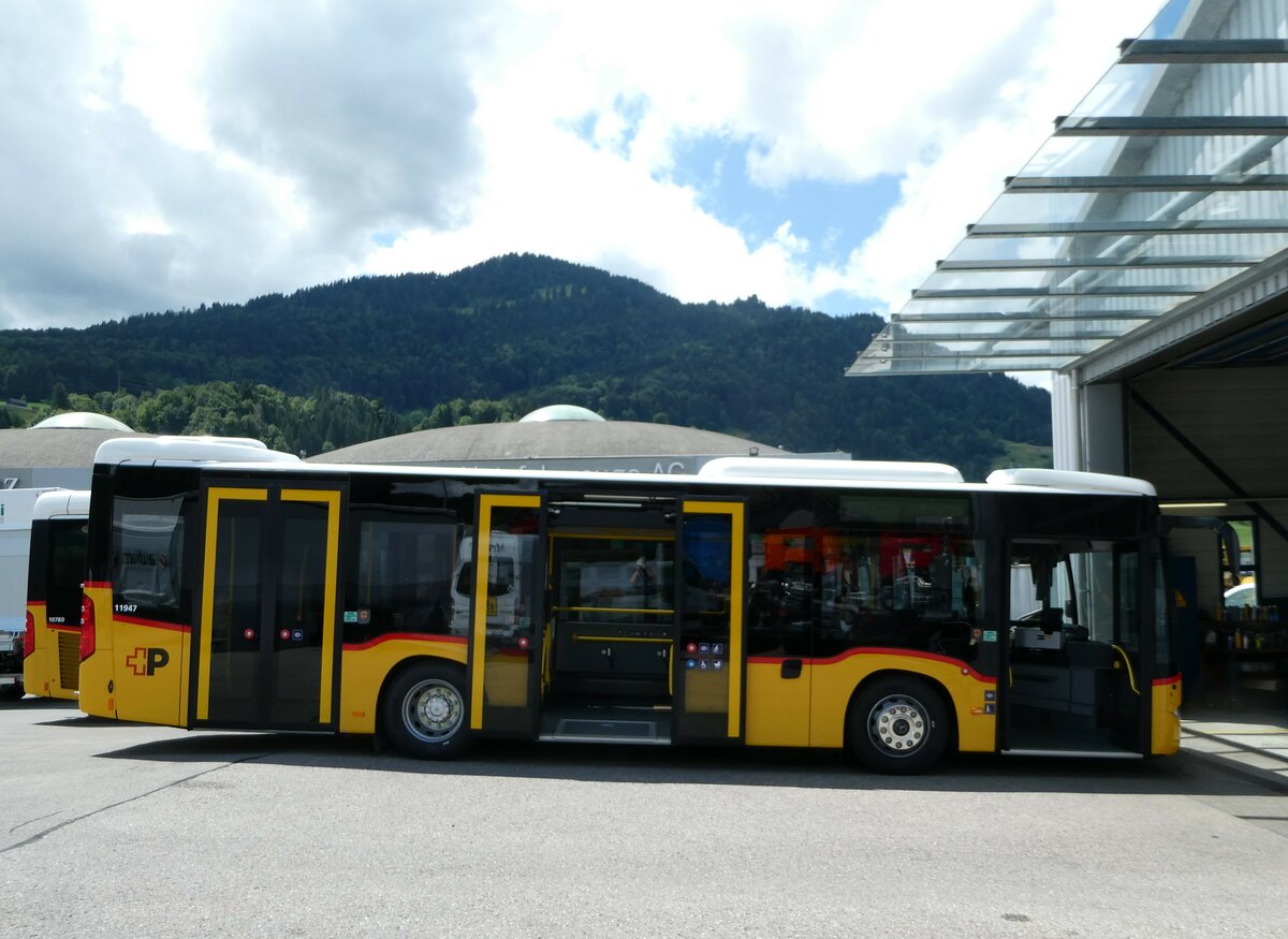 (252'333) - PostAuto Bern - PID 11'947 - Mercedes am 4. Juli 2023 in Nesslau, Altherr