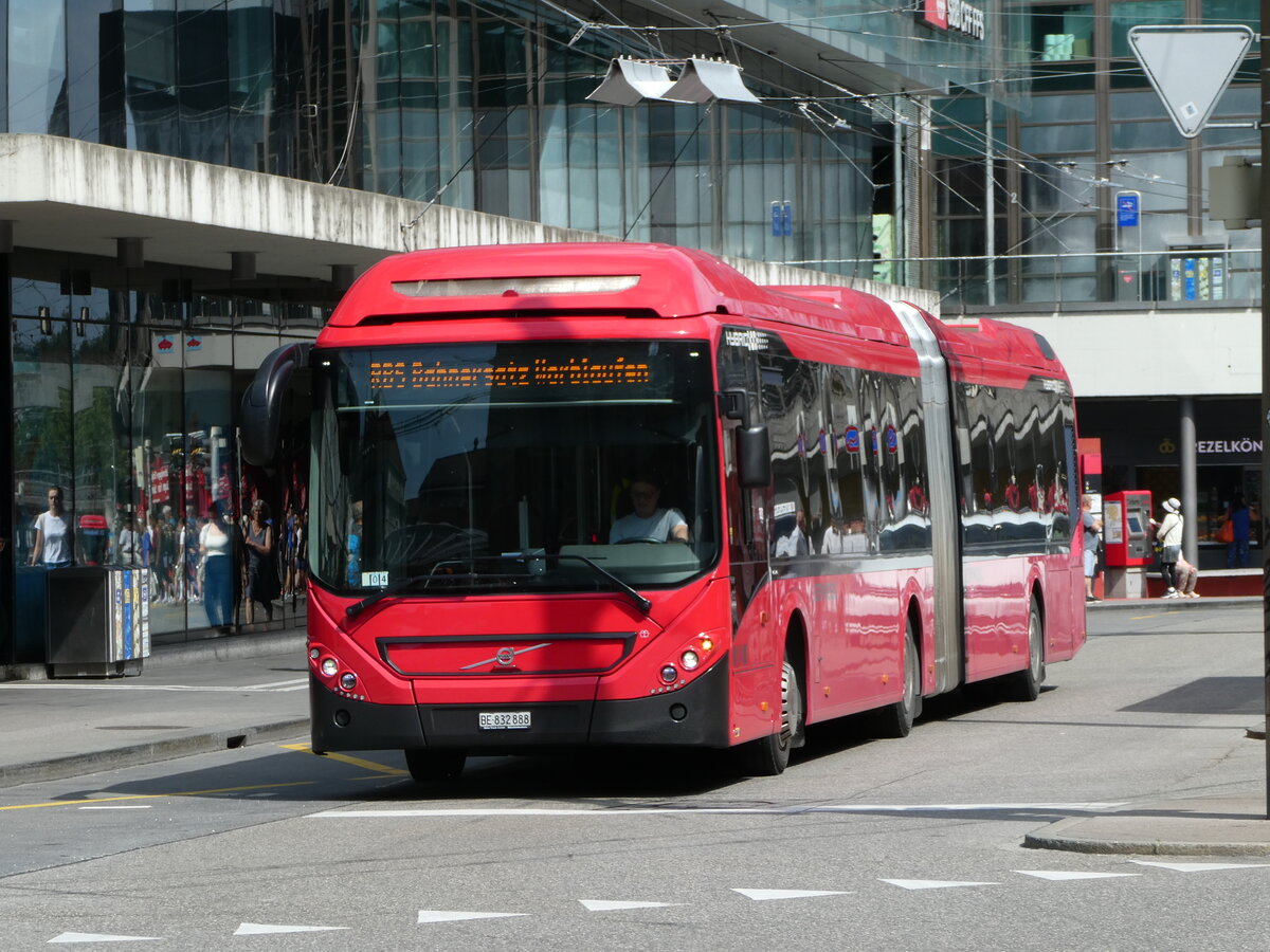 (252'786) - Bernmobil, Bern - Nr. 888/BE 832'888 - Volvo am 19. Juli 2023 beim Bahnhof Bern