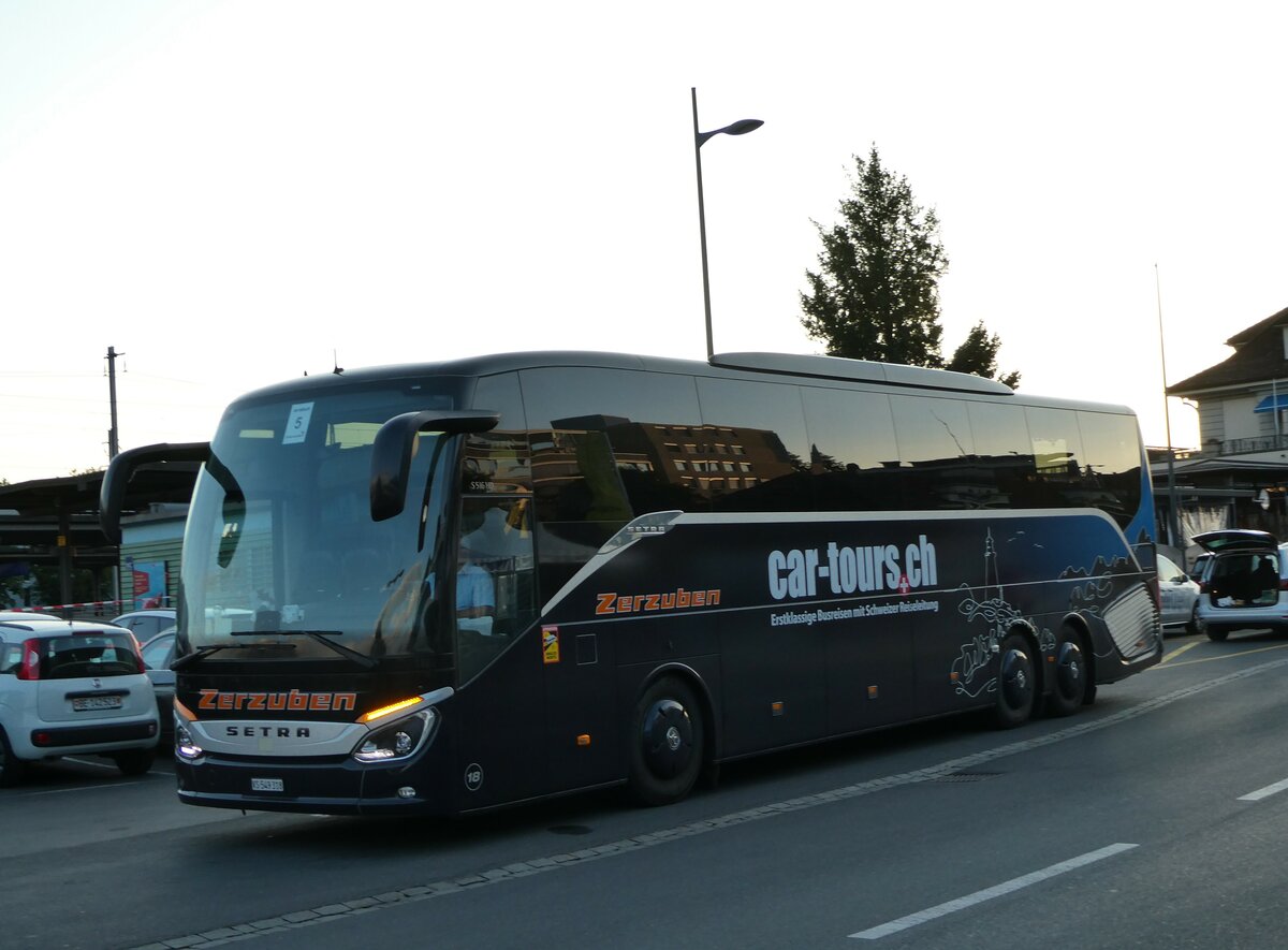 (252'806) - Zerzuben, Visp-Eyholz - Nr. 18/VS 549'318 - Setra am 19. Juli 2023 beim Bahnhof Thun