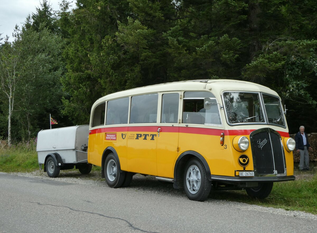 (253'541) - Schmid, Thrishaus - Nr. 3/BE 26'760 - Saurer/Gangloff (ex Geiger, Adelboden Nr. 3) am 9. August 2023 bei Schwendi