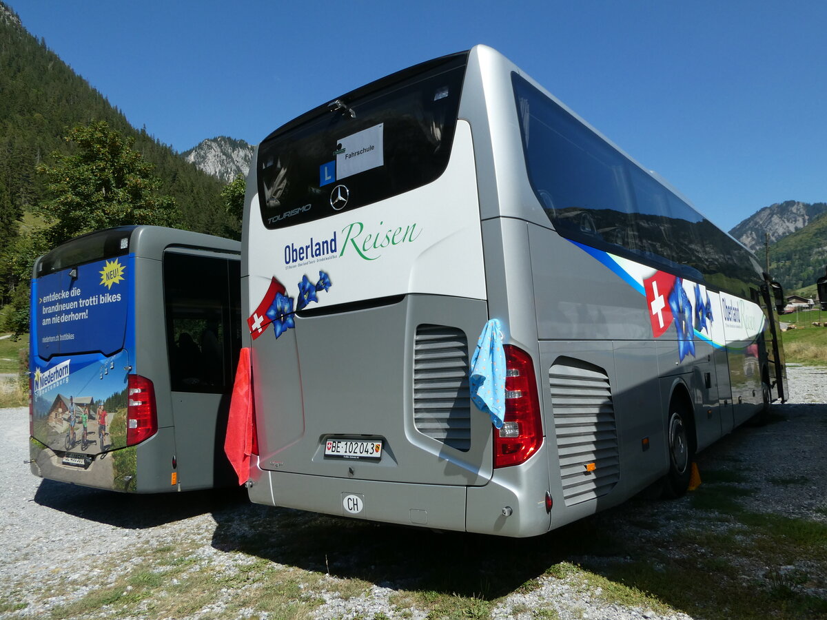 (254'137) - Oberland Reisen, Thun - Nr. 43/BE 102'043 - Mercedes (ex Nr. 41) am 22. August 2023 auf der Grimmialp 