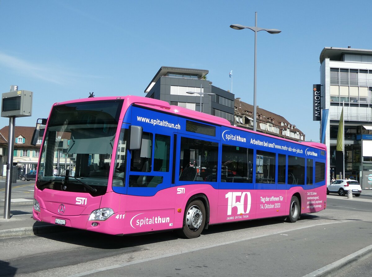 (254'159) - STI Thun - Nr. 411/BE 419'411 - Mercedes am 23. August 2023 beim Bahnhof Thun