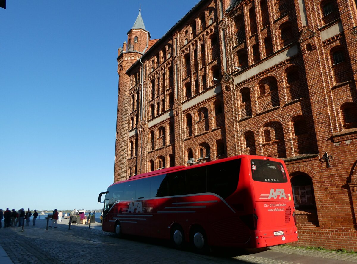 (254'701) - Aus der Schweiz: AFA Adelboden - Nr. 16/BE 21'181 - Setra am 2. September 2023 in Stralsund, Hafen