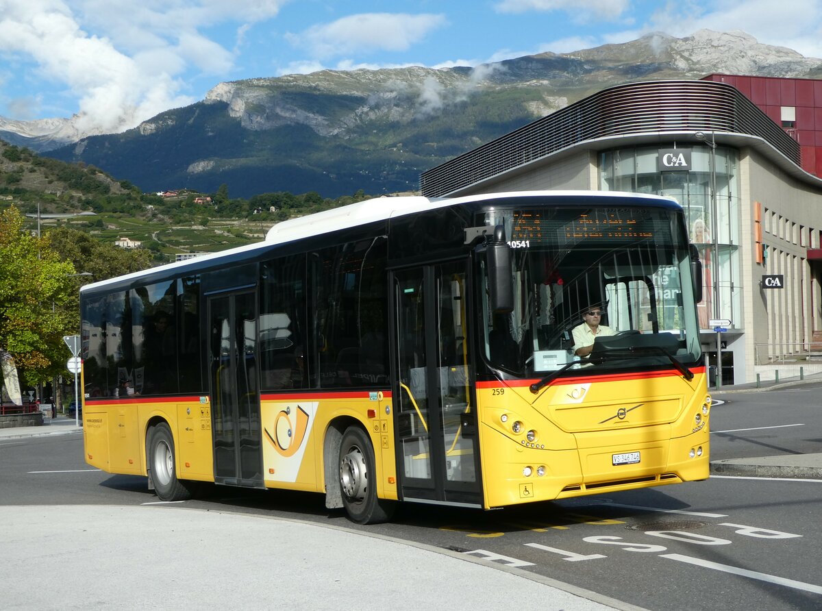 (255'487) - Buchard, Leytron - Nr. 259/VS 346'746/PID 10'541 - Volvo am 23. September 2023 beim Bahnhof Sion