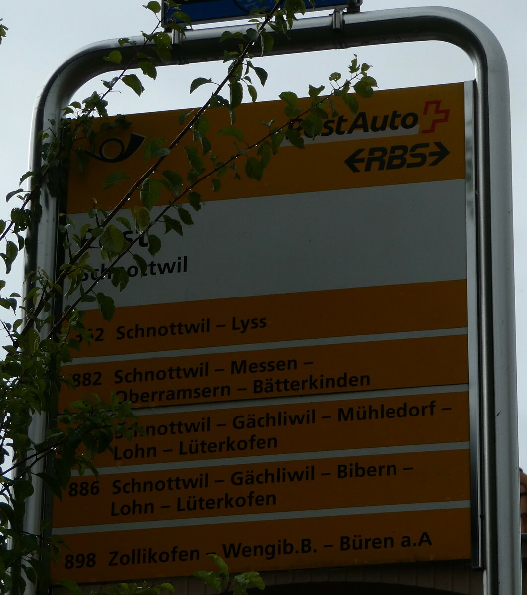 (256'387) - PostAuto/RBS-Haltestellenschild - Schnottwil, Post - am 26. Oktober 2023