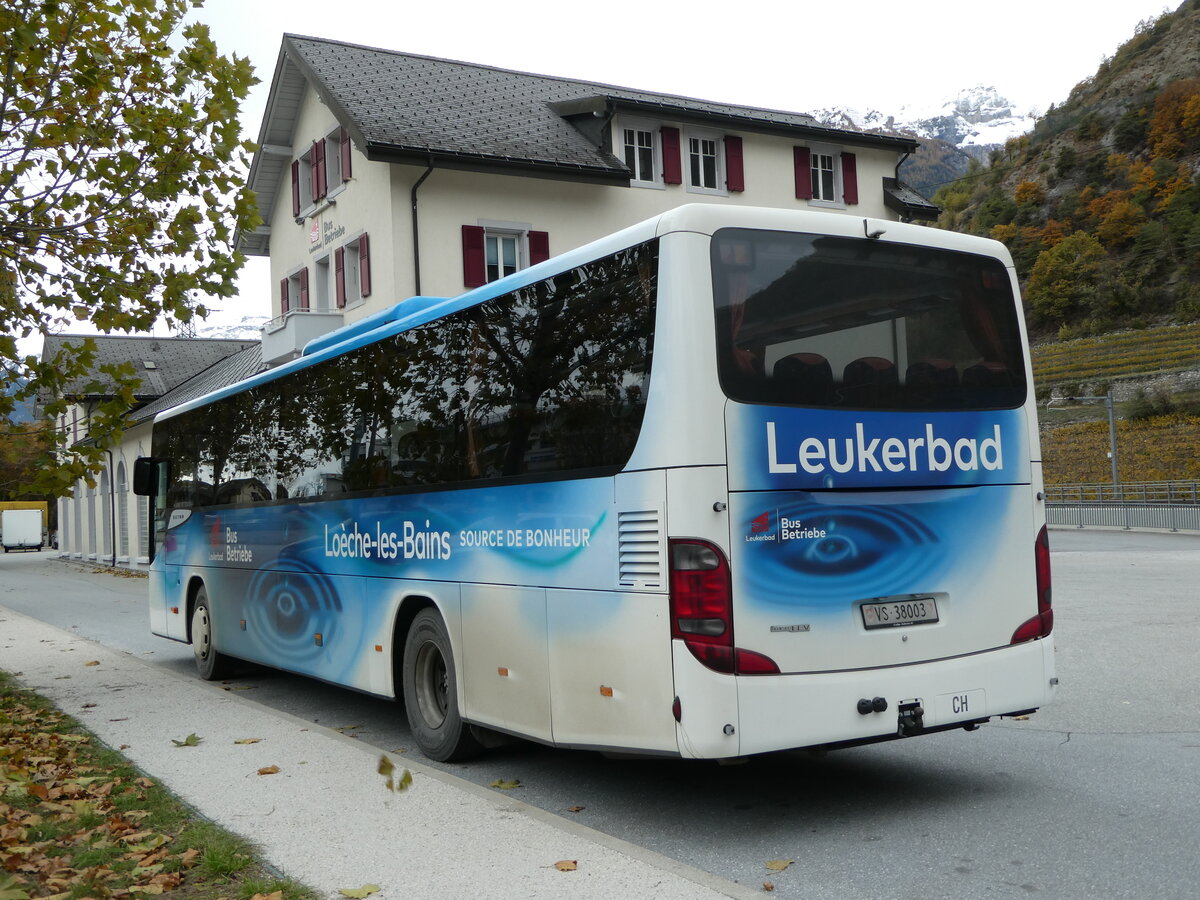 (257'009) - LBB Susten - Nr. 3/VS 38'003 - Setra am 16. November 2023 in Leuk, Garage 