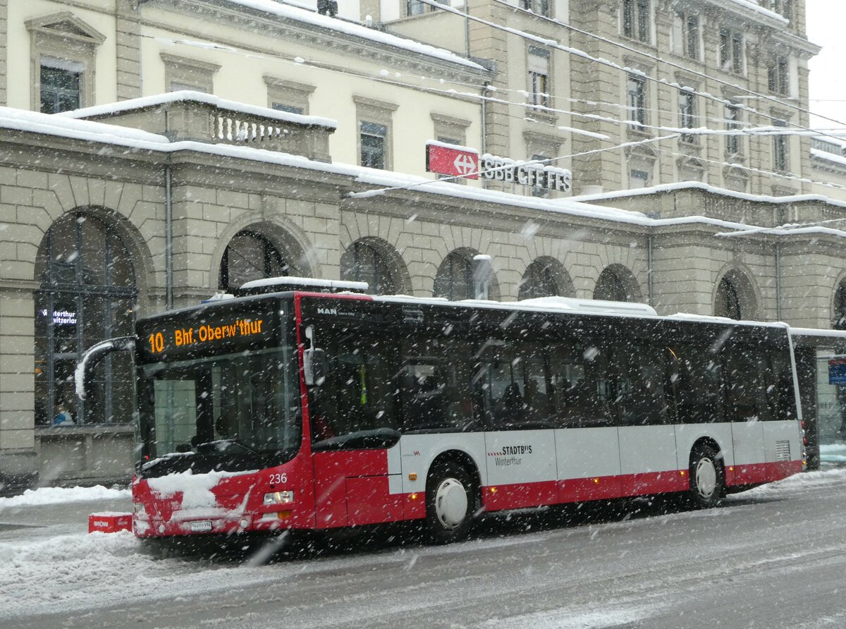 (257'378) - SW Winterthur - Nr. 236/ZH 602'236 - MAN am 2. Dezember 2023 beim Hauptbahnhof Winterthur