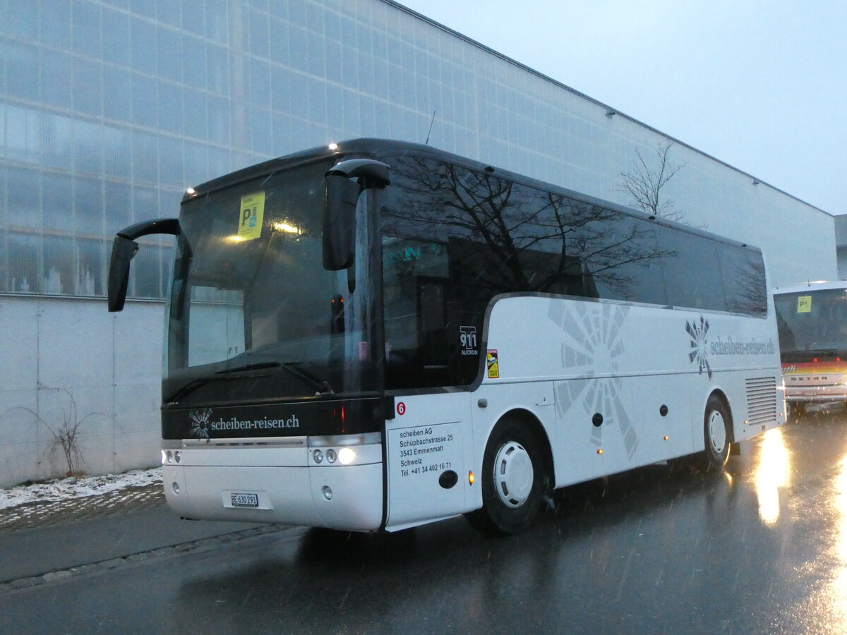 (258'145) - Scheiben, Emmenmatt - Nr. 6/BE 630'291 - Van Hool am 6. Januar 2024 beim Bahnhof Frutigen