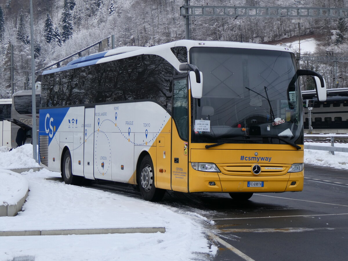 (258'794) - Aus Italien: Centra, San Giovanni Rotondo - FE-698 TV - Mercedes am 21. Januar 2024 beim Bahnhof Interlaken Ost