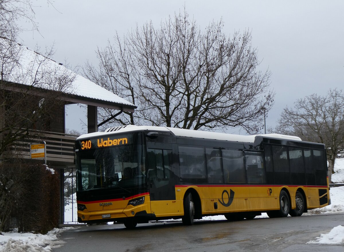 (258'849) - Engeloch, Riggisberg - Nr. 20/BE 712'872/PID 11'983 - Scania am 22. Januar 2024 in Niedermuhlern, Baumgrtli