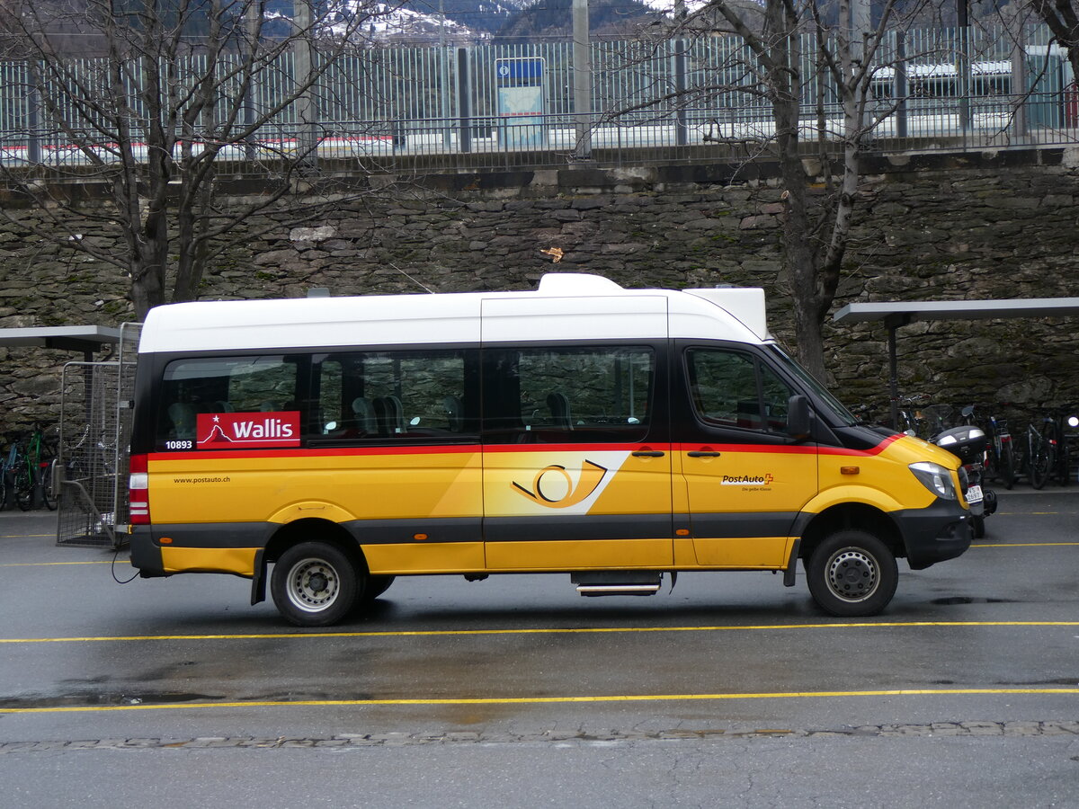 (259'754) - PostAuto Wallis - VS 468'403/PID 10'893 - Mercedes am 27. Februar 2024 beim Bahnhof Brig