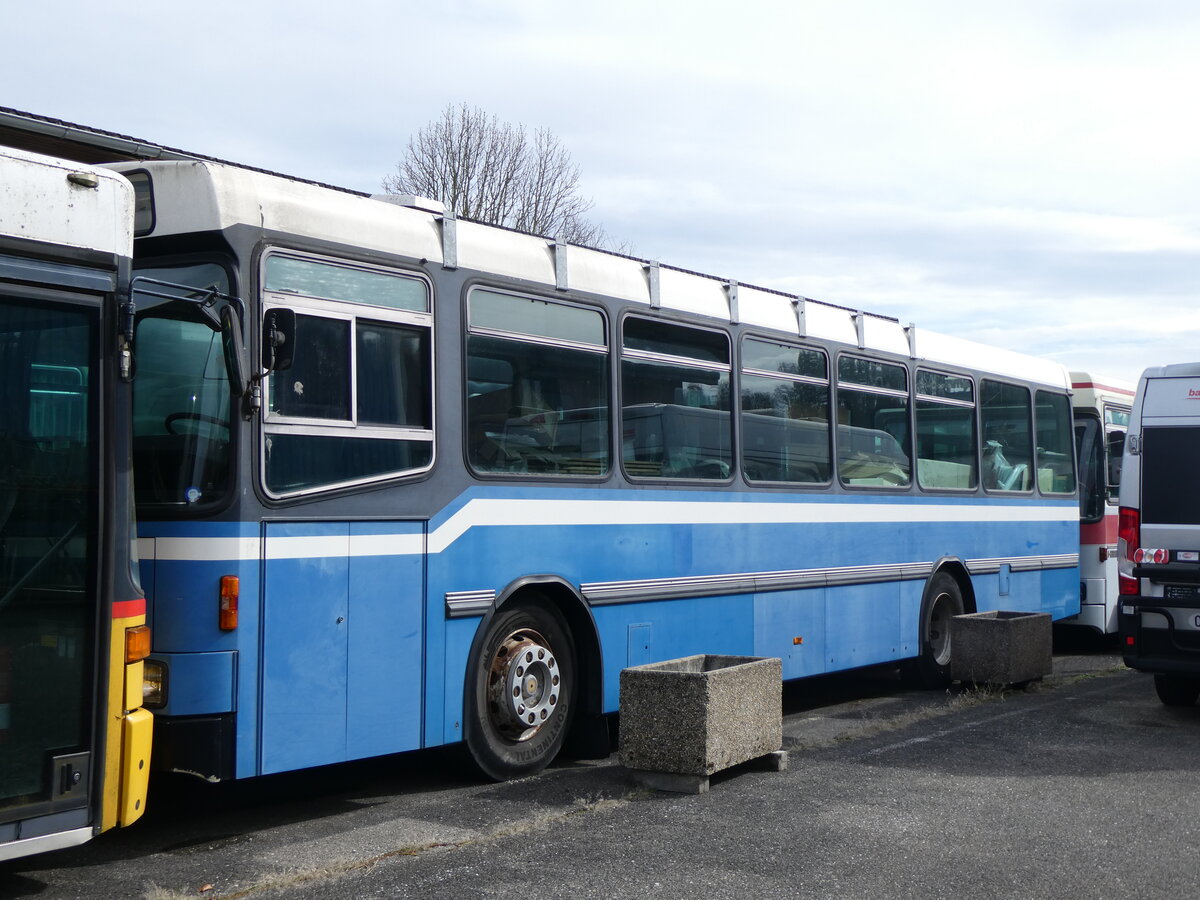 (259'890) - Stadelmann, Emmenbrcke (Rtrobus) - Nr. 55 - Volvo/Hess (ex VBL Luzern Nr. 55) am 2. Mrz in Faoug, MS Carrosserie (Teilaufnahme)