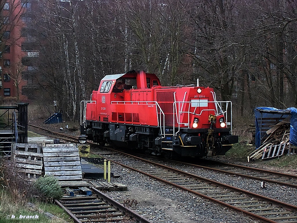 261 028-5 war bei rangierarbeiten beim bhf glinde am 18.03.14