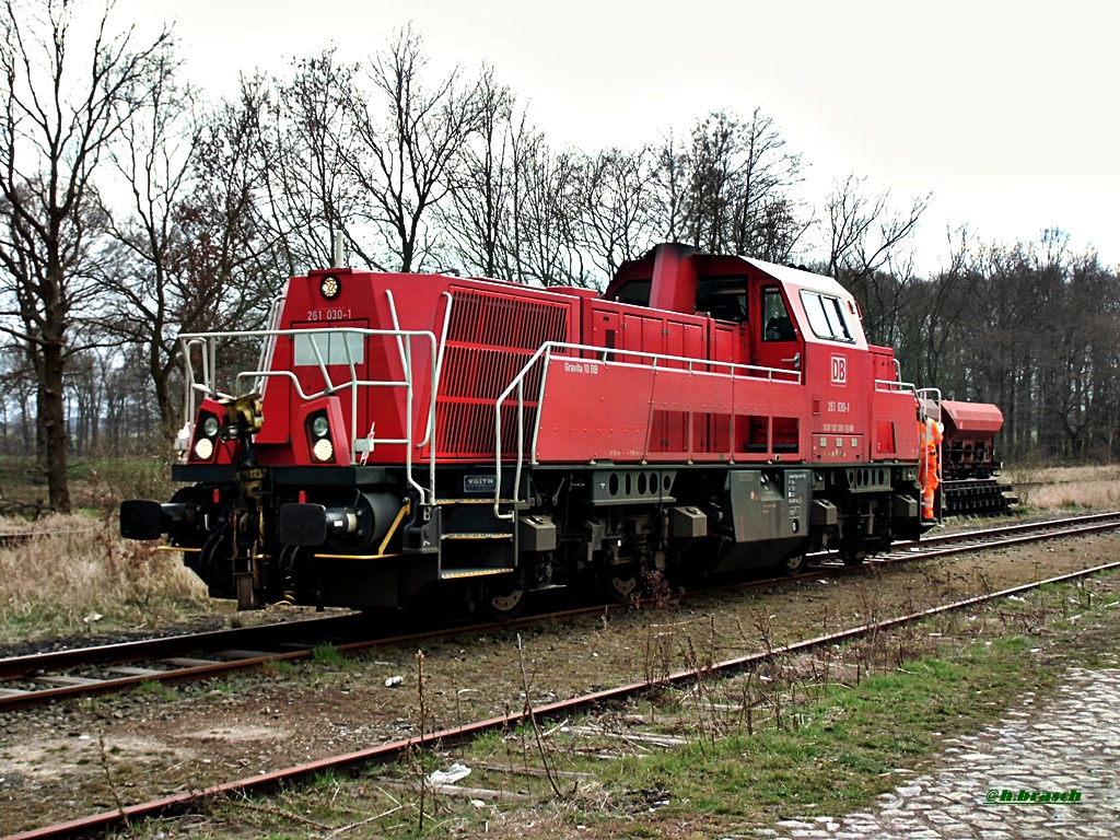 261 030-1 war bei rangierarbeiten am bf glinde,26.03.15