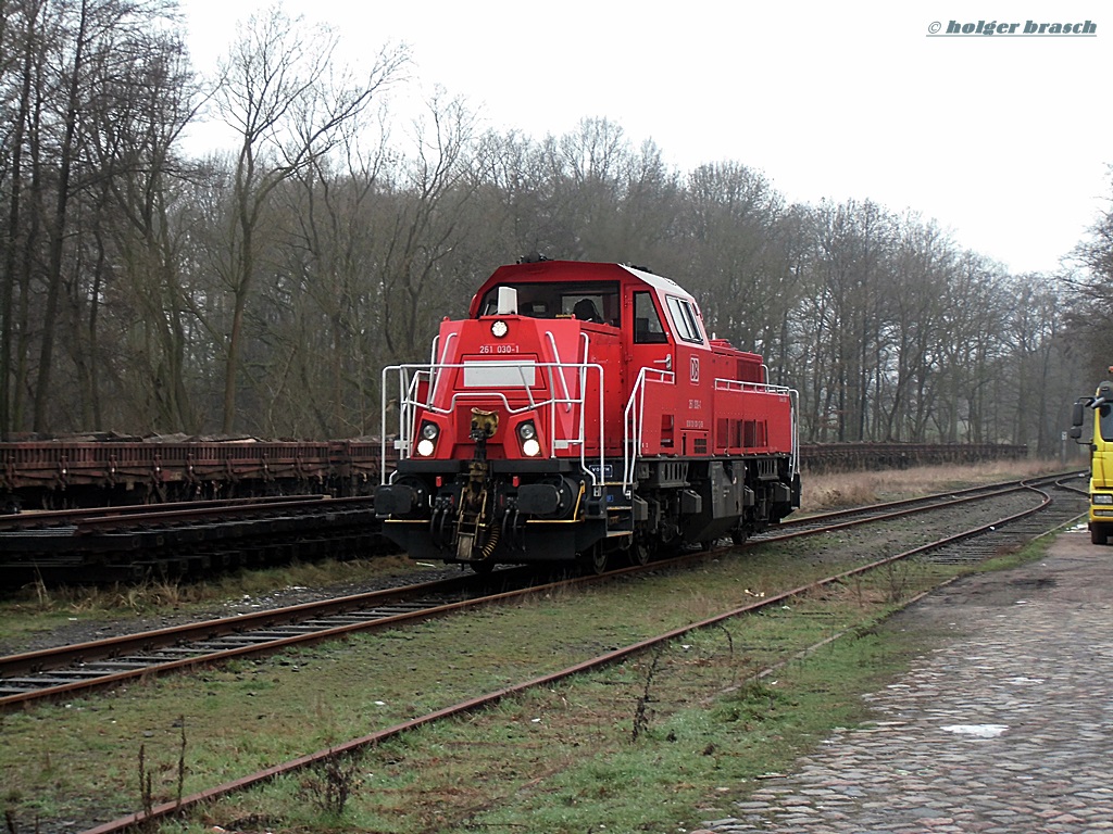 261 030-1 war beim rangieren beim bhf glinde am 03.02.14