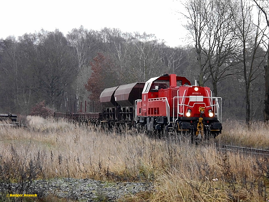 261 034-3 schob einen ganzzug vom bhf glinde zum kieswerk koops am 05.12.13