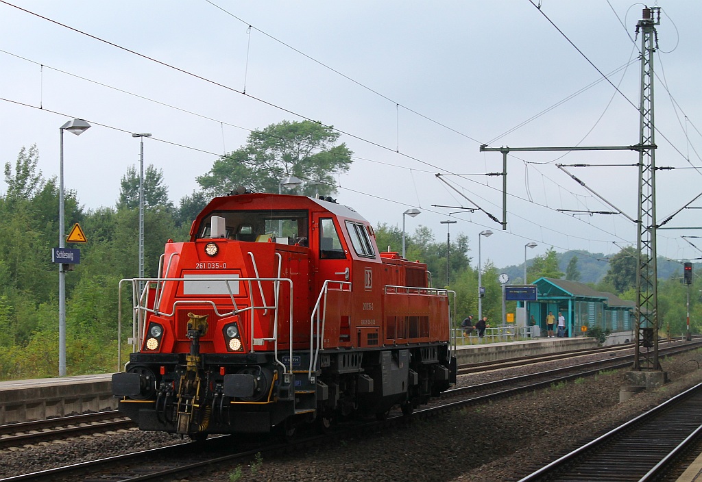 261 035-0 als EK 53368 diesmal ohne Waggons auf der Rückfahrt nach Neumünster. Schleswig 10.08.2013