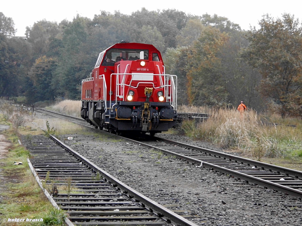 261 038-4 war am 17.10.13 beim bhf glinde bei rangierarbeiten