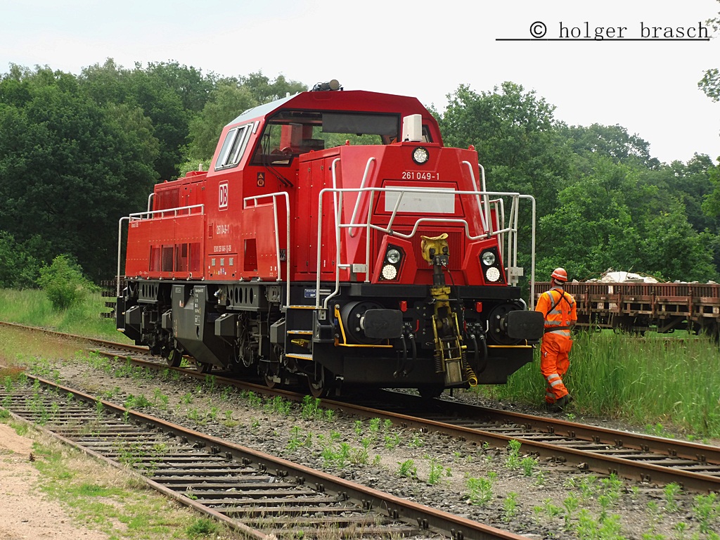 261 049-1 war beim rangieren im bhf glinde am 11.06.12