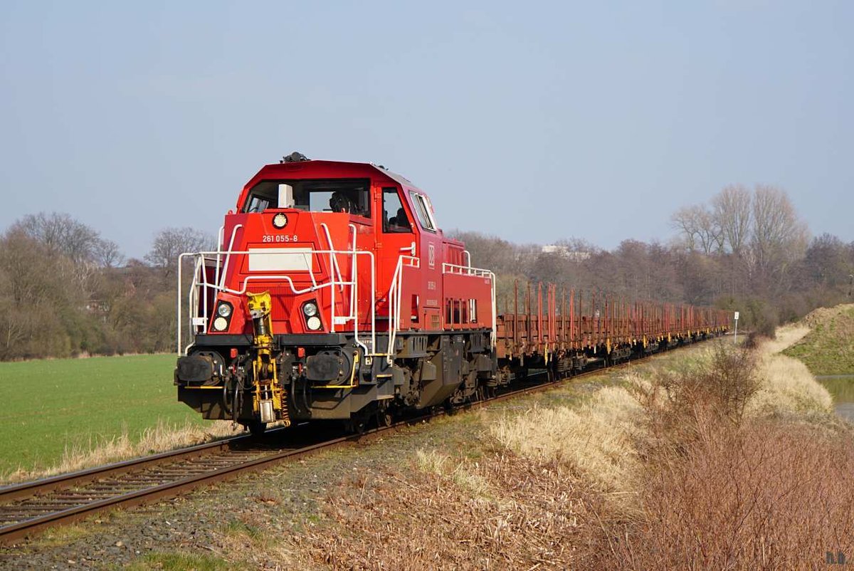 261 055-8 fuhr mit einen schotterzug in richtungung billbrook,aufgenommen beim bü havighorster weg in glinde,24.03.21