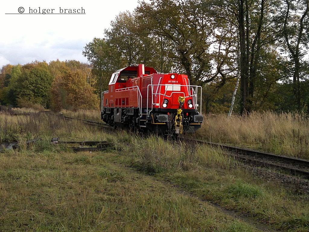 261 098-8 fuhr solo zum bhf glinde am 06.11.12