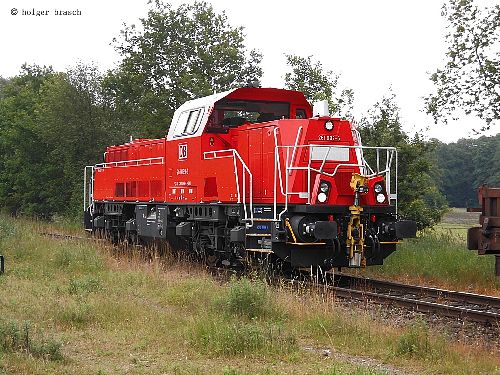 261 099-6 war beim rangieren im bhf glinde am 28.06.13