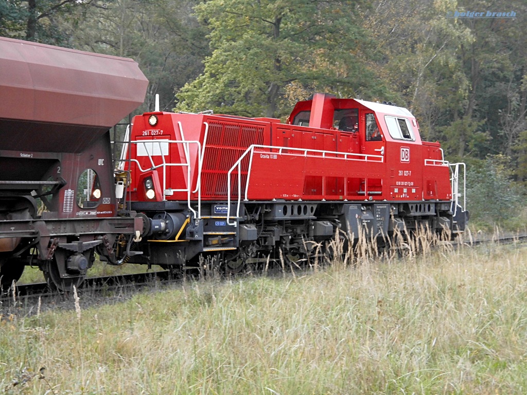 261.027-7 schob einen ganzzug nach koops beim bhf glinde am 09.10.13