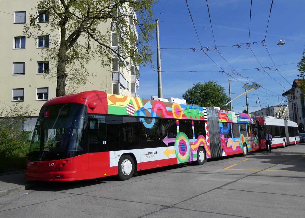 (261'220) - SW Winterthur - Nr. 132 - Hess/Hess Gelenktrolleybus am 12. April 2024 in Winterthur, Wlflingen