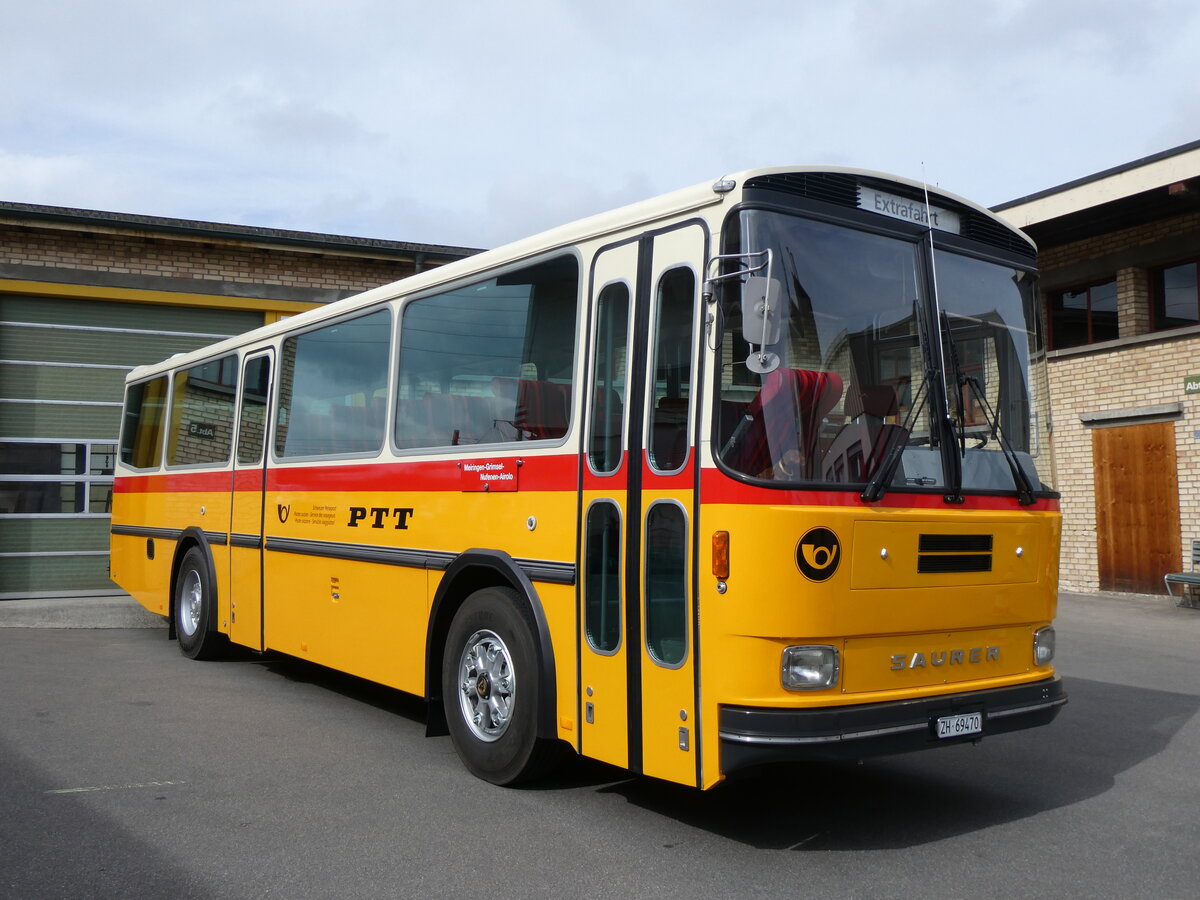 (261'892) - Oldtimer Garage, Hri - ZH 69'470 - Saurer/R&J (ex Breu, Berneck; ex Matt, FL-Mauren Nr. 19; ex P 24'356) am 4. Mai 2024 in Attikon, Wegmller