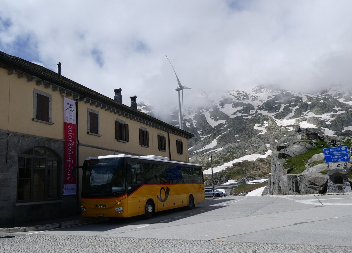 (264'263) - PostAuto Bern - Nr. 88/BE 485'297/PID 10'953 - Iveco am 2. Juli 2024 in Gotthard, Passhhe