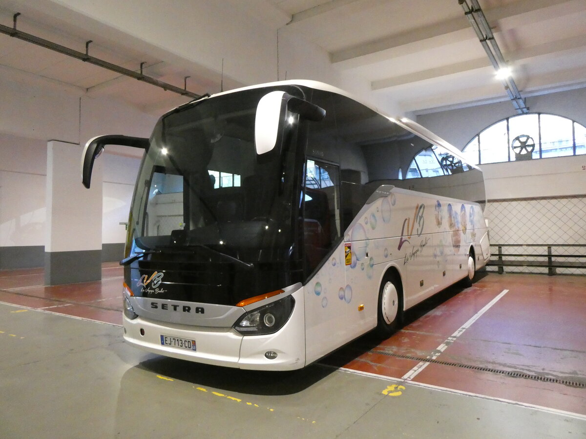 (267'264) - Aus Frankreich: LVB, Mende - EJ 713 CD - Setra am 19. September 2024 in Andorra la Vella, Carparkhaus