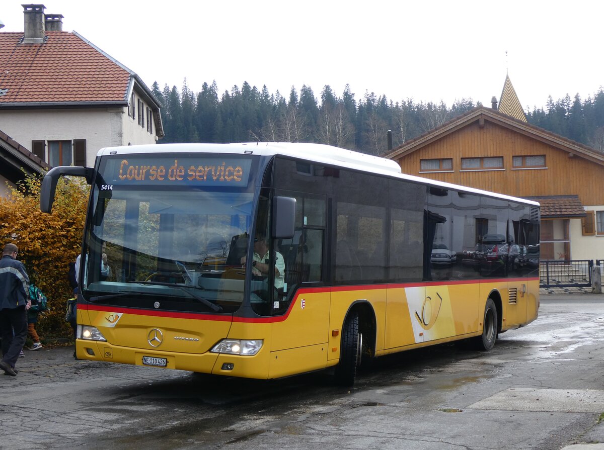 (268'402) - CarPostal Ouest - NE 110'426/PID 5414 - Mercedes (ex JU 28'172; ex Nr. 57; ex Stucki, Porrentruy Nr. 29) am 24. Oktober 2024 in La Brvine, Post