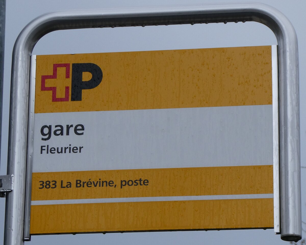 (268'409) - +P-Haltestellenschild - Fleurier, gare - am 24. Oktober 2024