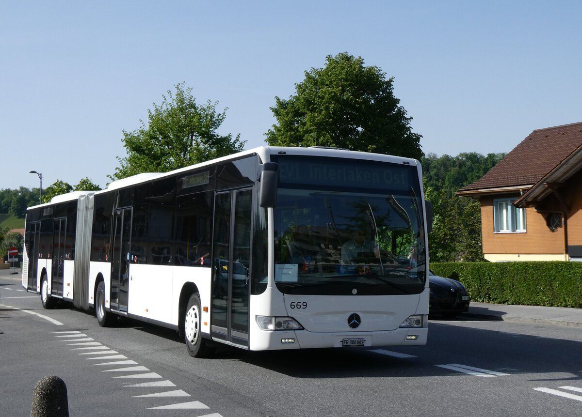 (274'500) - Intertours, Domdidier - Nr. 669/FR 300'669 - Mercedes (ex VZO Grningen Nr. 311; ex VZO Grningen Nr. 111) am 2. Mai 2025 beim Bahnhof Spiez