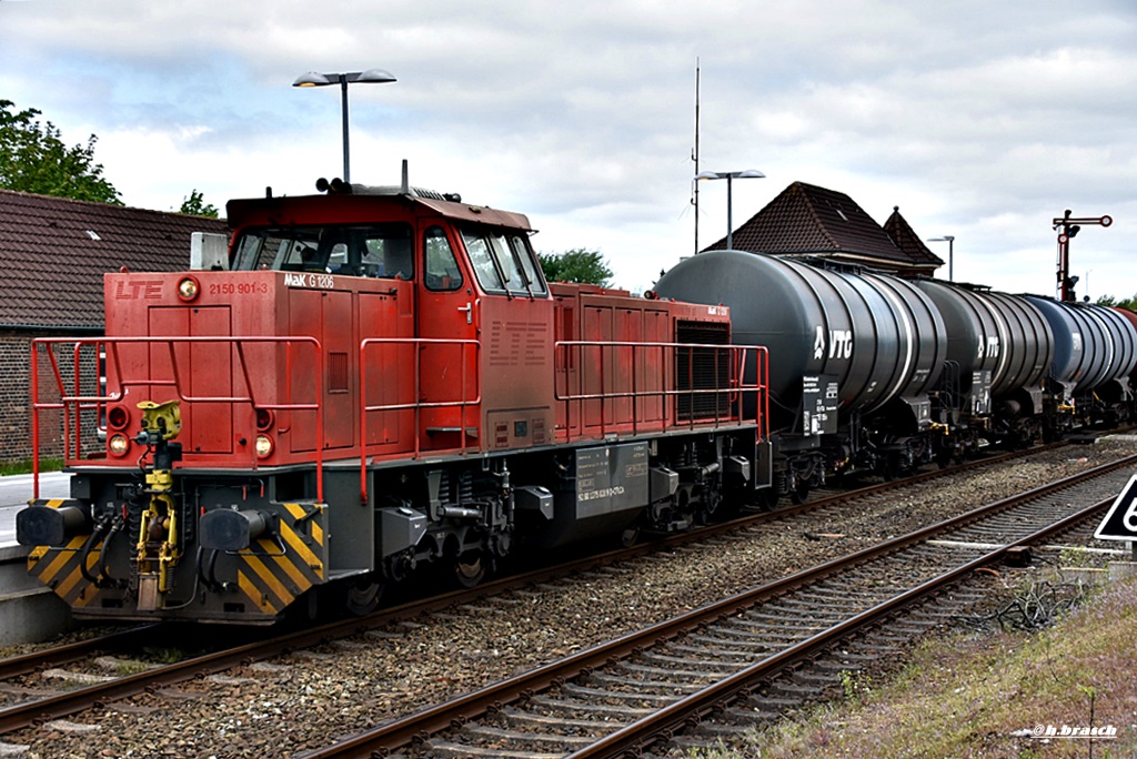 275 820,mit den namen birgit,zog einen kurzen tankzug durch niebüll,16.05.16