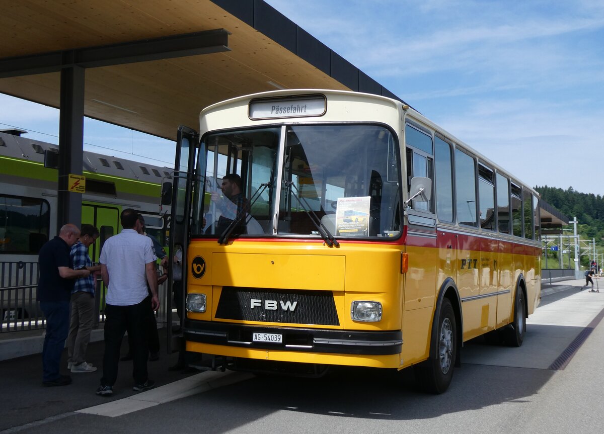 (276'182) - Birchler, Remetschwil - AG 54'039 - FBW/Tscher (ex Gerber, Winkel; ex Eggenberger, Mriken; ex Tanner, Bubendorf; ex P 24'803) am 1. Juni 2025 beim Bahnhof Biglen