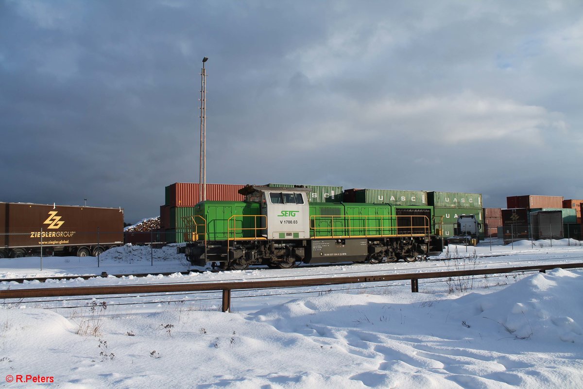 277 004-8 alias V1700.03 beim Umsetzen in Wiesau 14.01.17