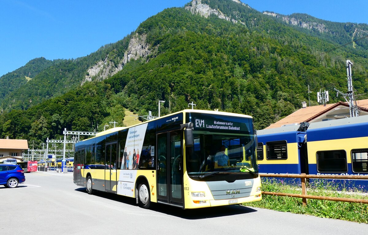 (279'362) - STI Thun - Nr. 153/BE 801'153 - MAN am 25. August 2025 beim Bahnhof Zweiltschinen