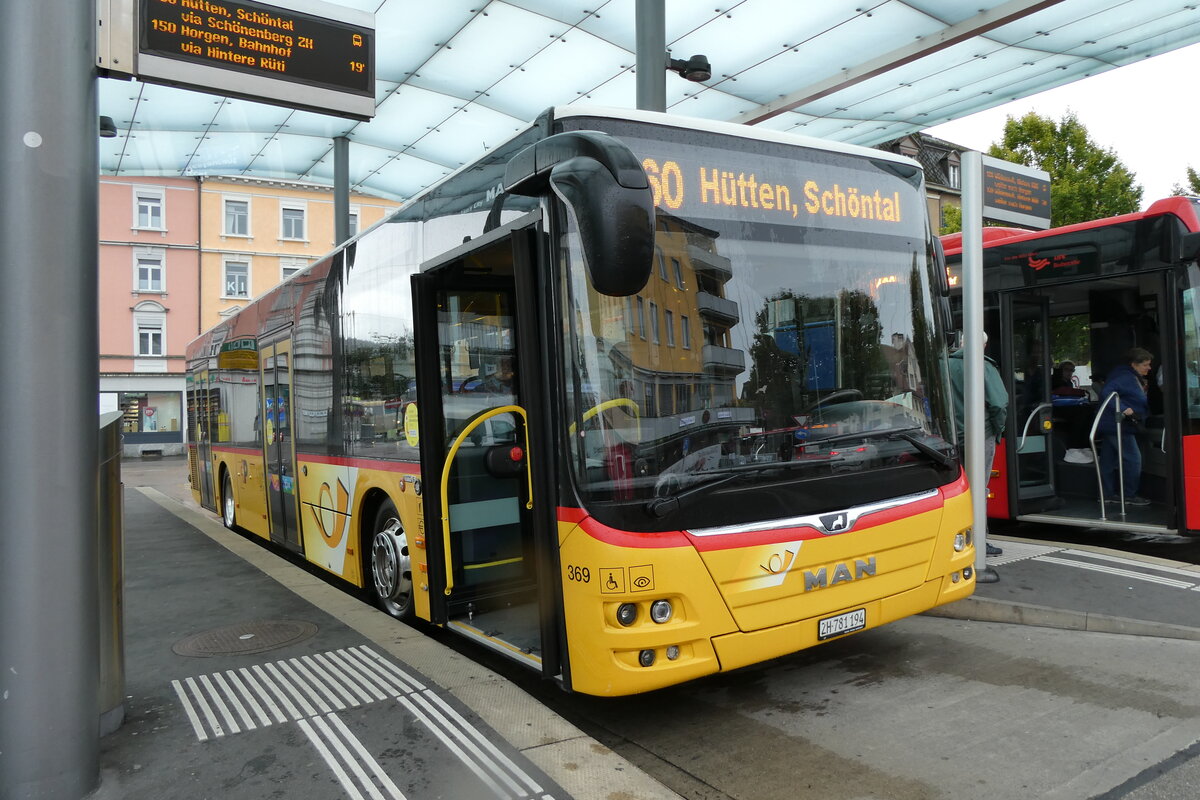 (280'739) - PostAuto Zürich - Nr. 369/ZH 781'194/PID 11'117 - MAN am 27. September 2025 beim Bahnhof Wädenswil (280'739) - PostAuto Zürich - Nr. 369/ZH 781'194/PID 11'117 - MAN am 27. September 2025 beim Bahnhof Wädenswil