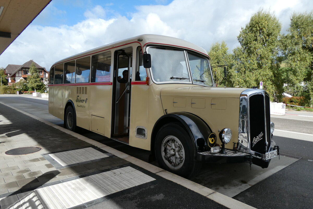 (281'007) - Steiner, Messen - SO 20'142 - Berna/Hess (ex Bärtschi, Biberen) am 5. Oktober 2025 beim Bahnhof Biglen (281'007) - Steiner, Messen - SO 20'142 - Berna/Hess (ex Bärtschi, Biberen) am 5. Oktober 2025 beim Bahnhof Biglen