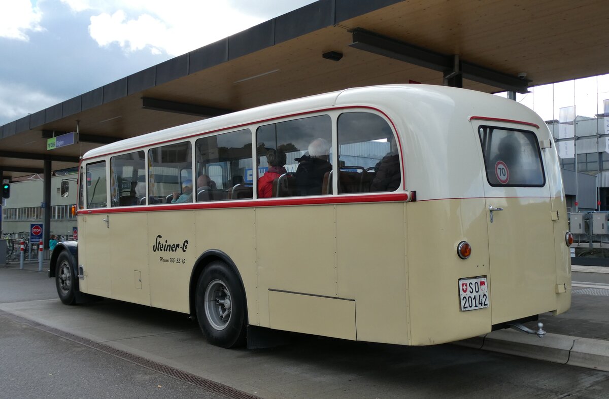 (281'010) - Steiner, Messen - SO 20'142 - Berna/Hess (ex Bärtschi, Biberen) am 5. Oktober 2025 beim Bahnhof Biglen (281'010) - Steiner, Messen - SO 20'142 - Berna/Hess (ex Bärtschi, Biberen) am 5. Oktober 2025 beim Bahnhof Biglen